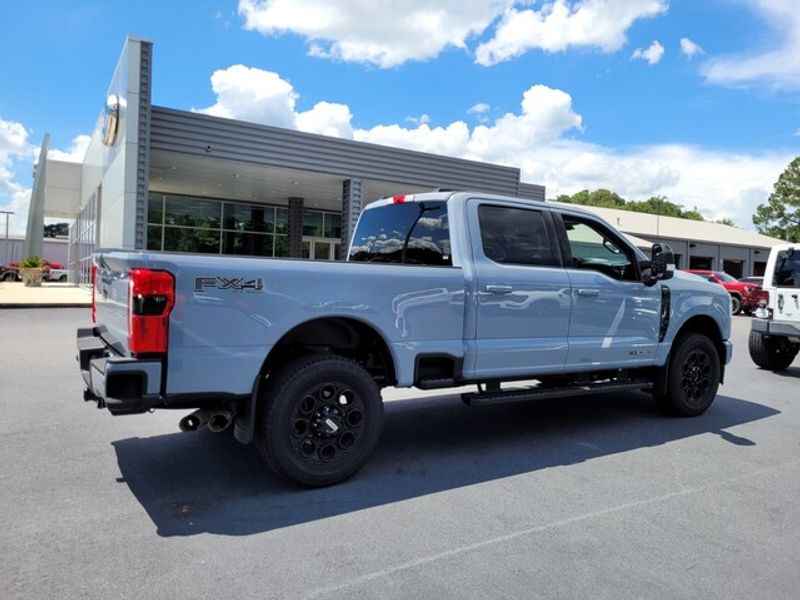 2025 Ford F-350 Lariat photo 10