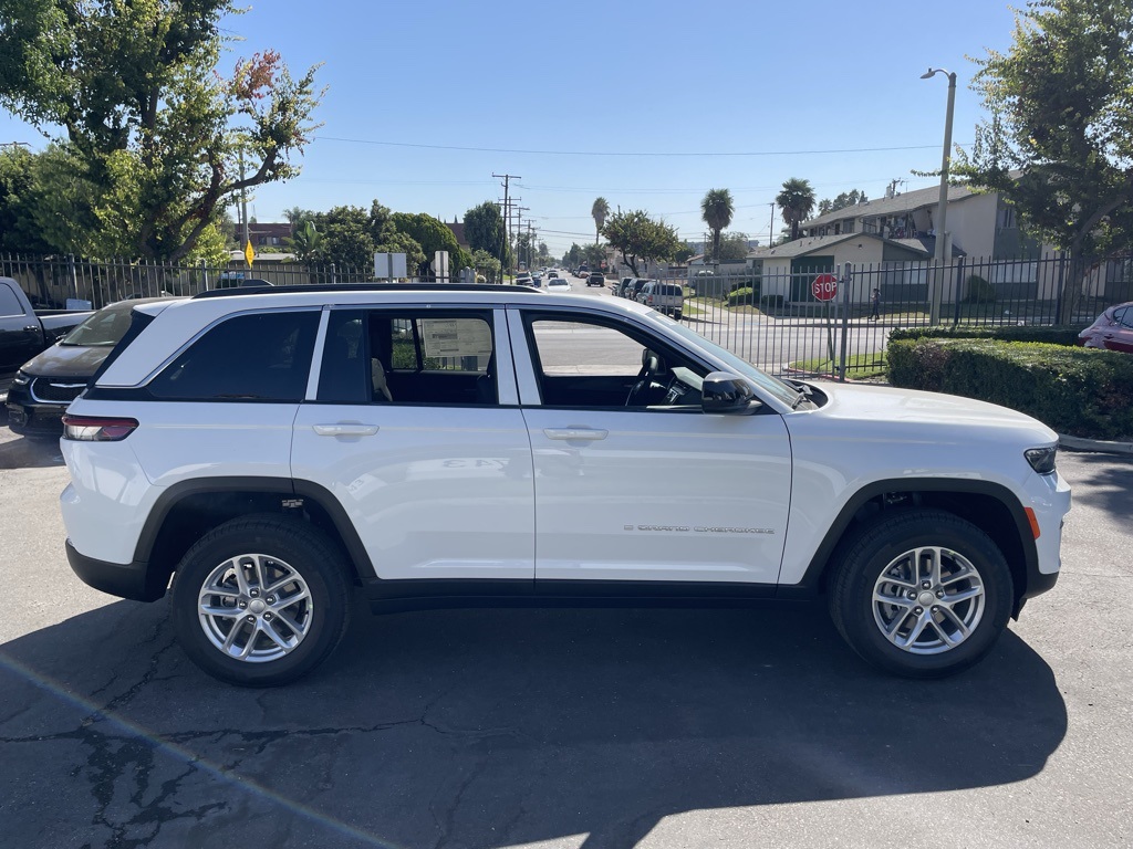 2025 Jeep Grand Cherokee Laredo X photo 7