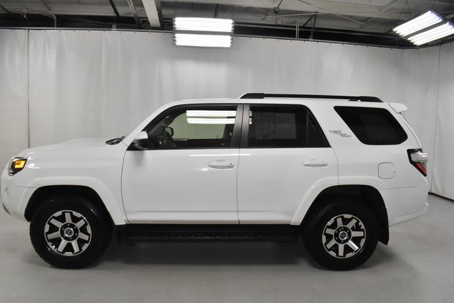 2019 Toyota 4Runner TRD photo 7