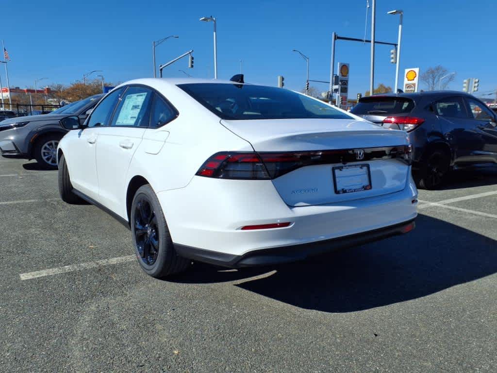 2025 Honda Accord SE photo 4