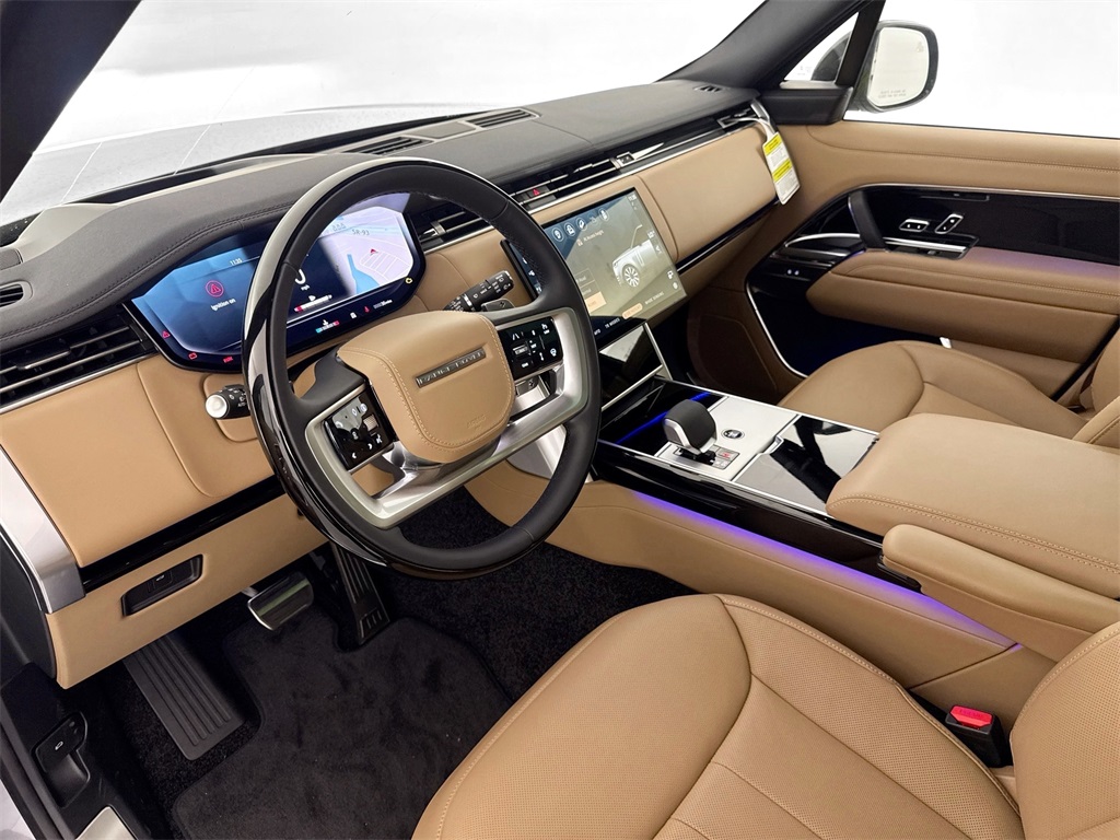2025 Land Rover Range Rover SE photo 4