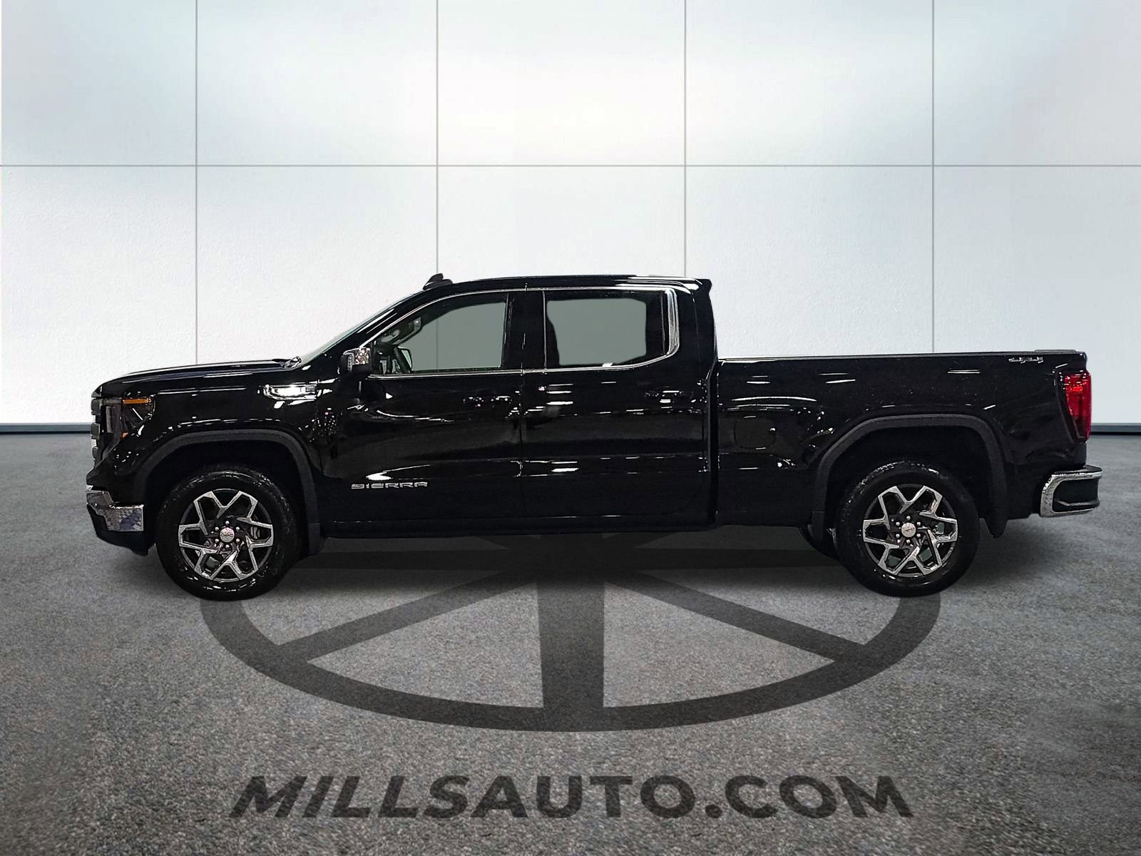 2026 Gmc Sierra 1500 SLE photo 2