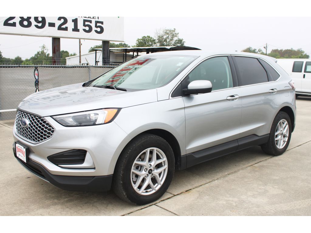 2024 Ford Edge SEL photo 2