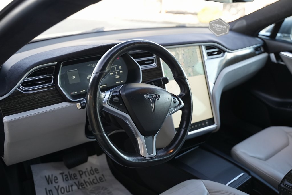 2016 Tesla Model S 70D photo 18