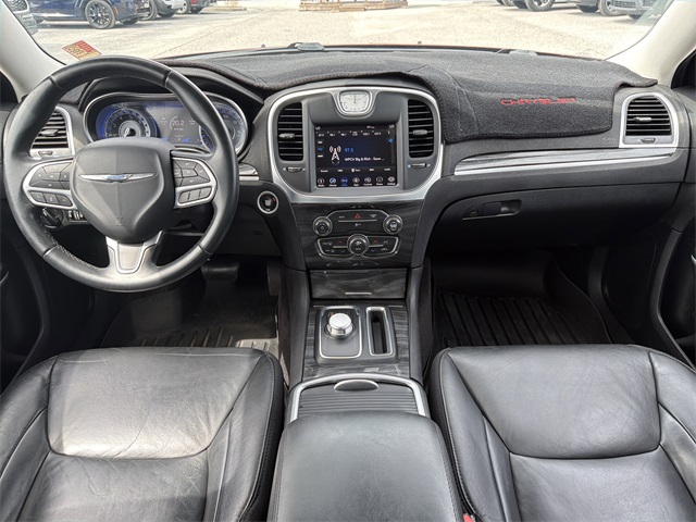 2018 Chrysler 300 Touring Limited photo 9