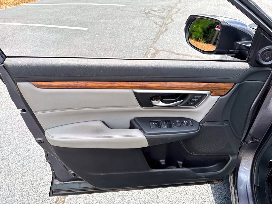 2021 Honda CR-V Touring photo 11