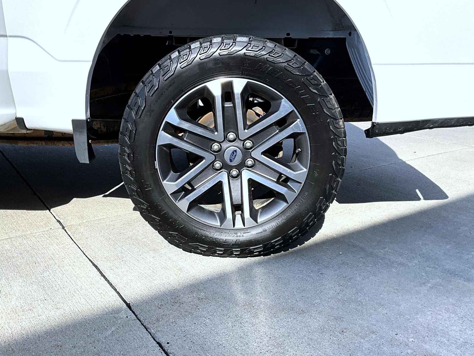 2021 Ford F-150 XL photo 22