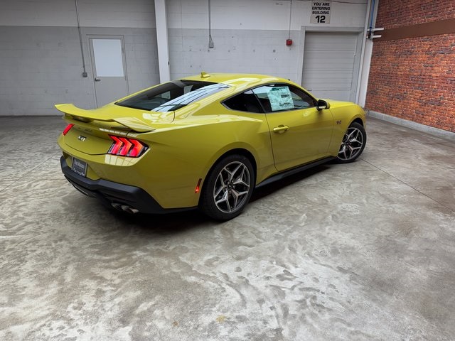 2025 Ford Mustang GT Premium photo 5