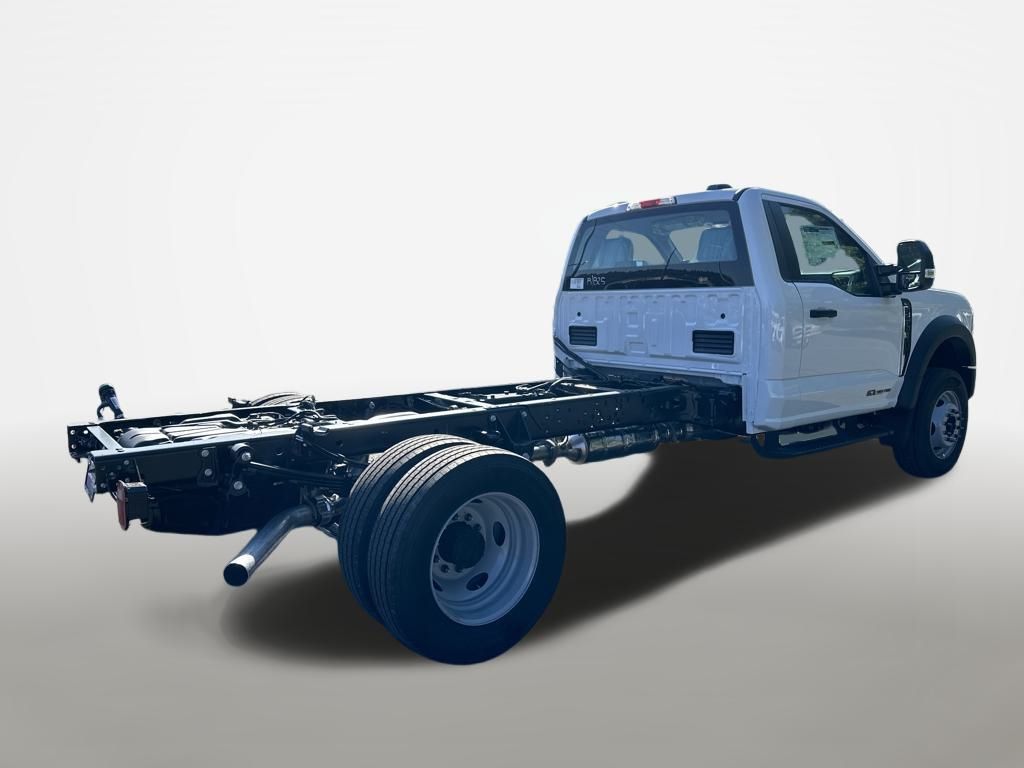2025 Ford F-600 photo 4