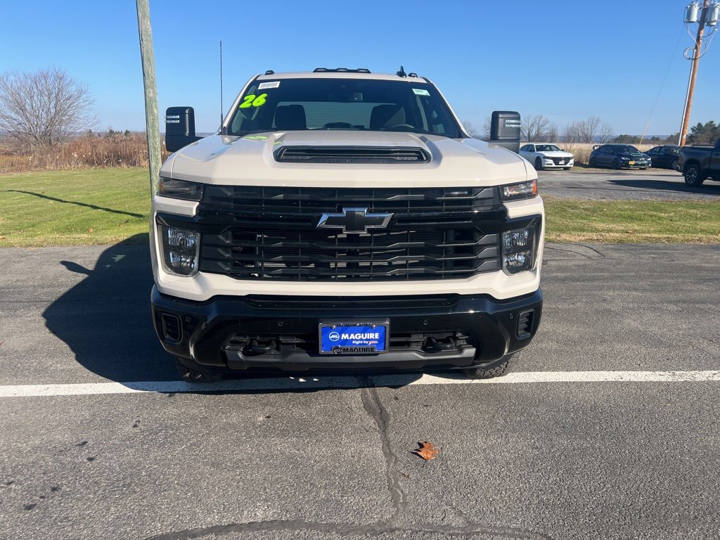 2026 Chevrolet Silverado 2500HD Custom photo 2
