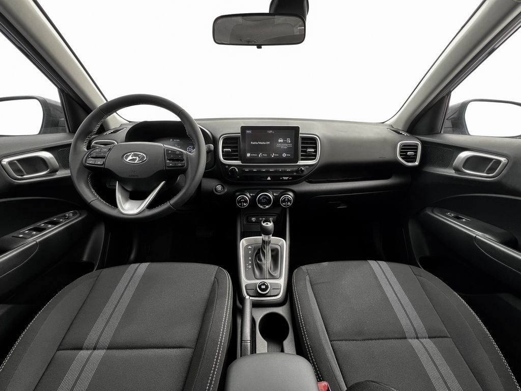 2025 Hyundai Venue SEL photo 13