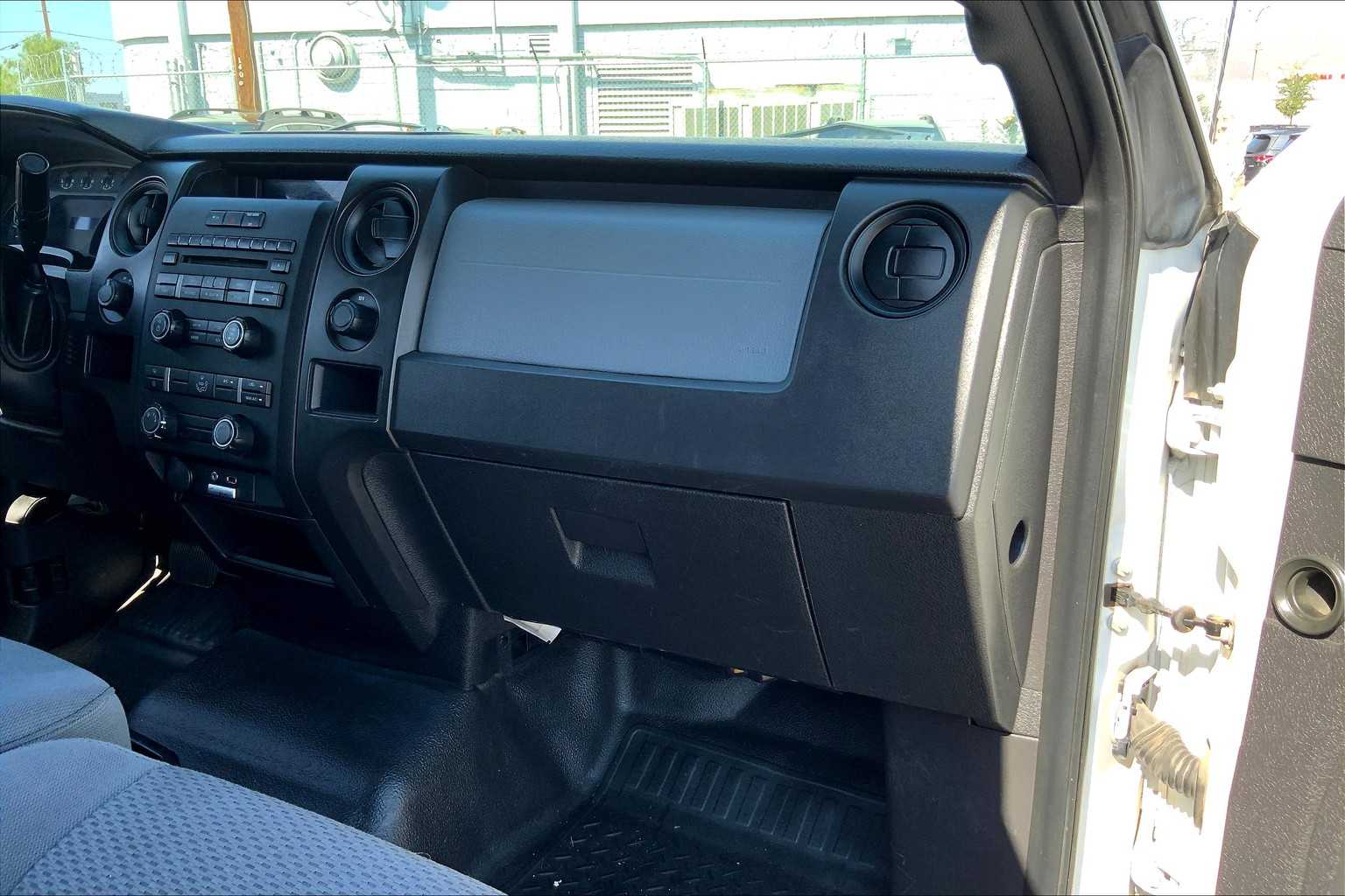 2014 Ford F-150 XL photo 16