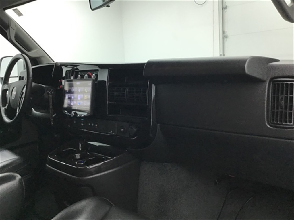 2023 Gmc Savana photo 36