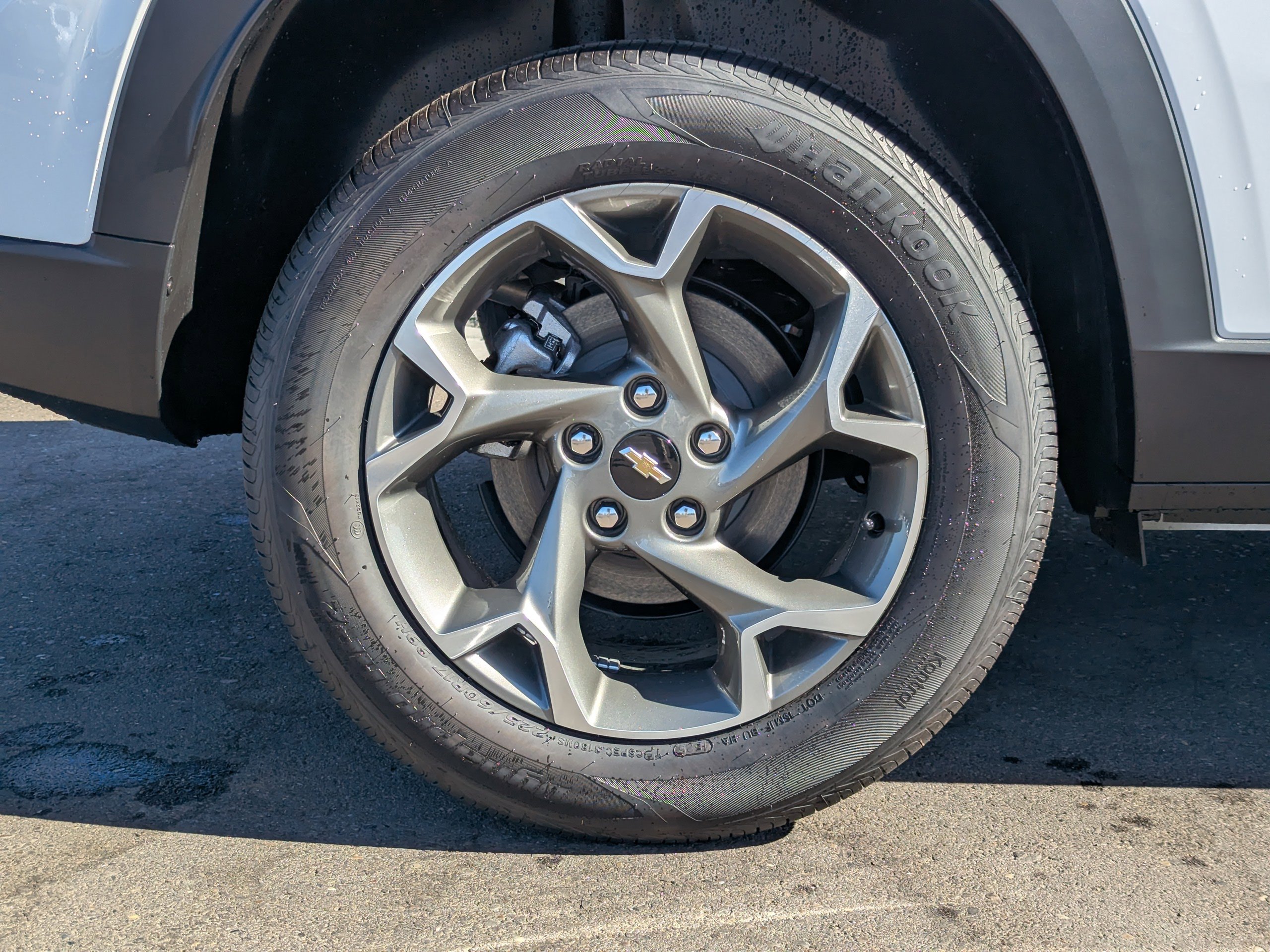 2025 Chevrolet Trax LT photo 39