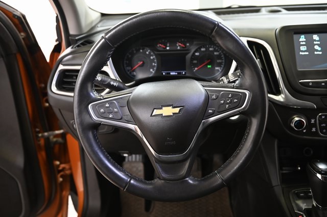 2018 Chevrolet Equinox LT photo 2