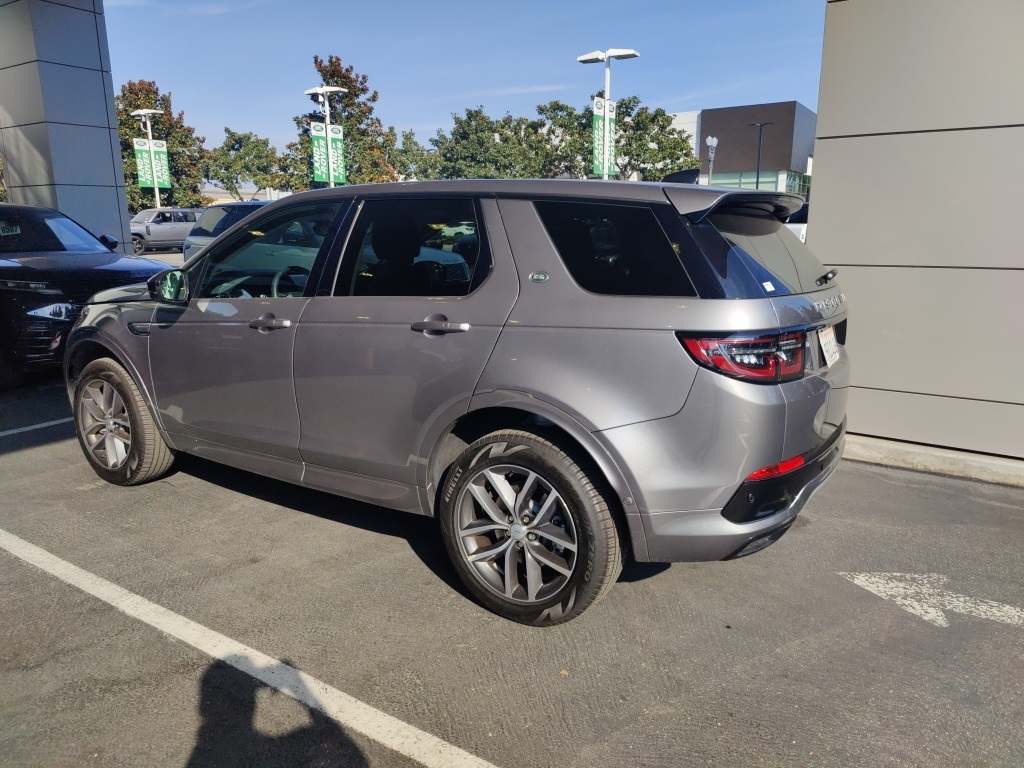 2025 Land Rover Discovery Sport S photo 2
