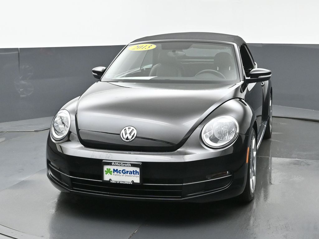 2013 Volkswagen Beetle 2.5L Convertible photo 4