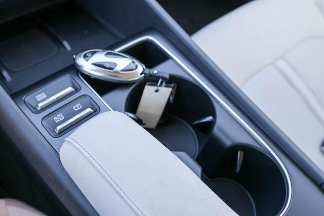 New 2025 Silver Hyundai SEL image 14