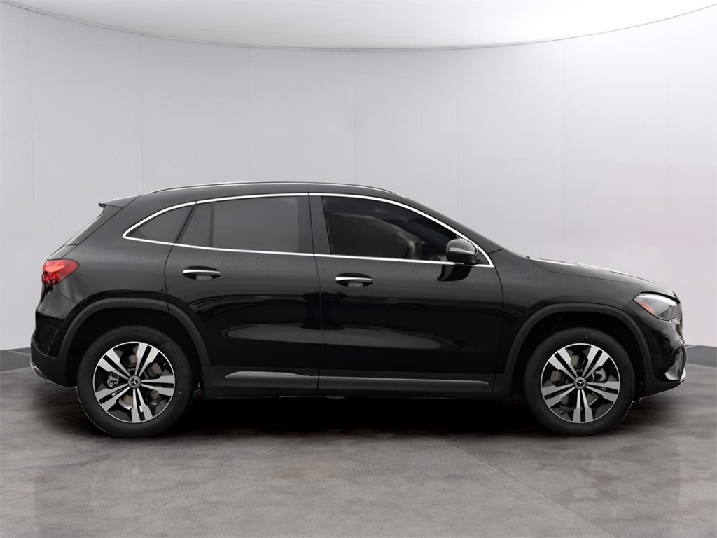2025 Mercedes Benz GLA 250 4MATIC photo 4