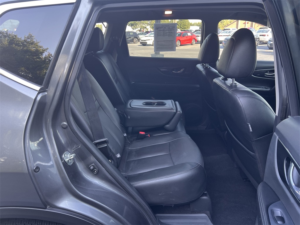 2019 Nissan Rogue SL photo 11