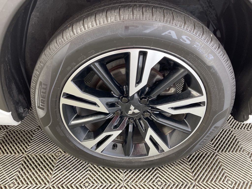 2023 Mitsubishi Outlander SE photo 32