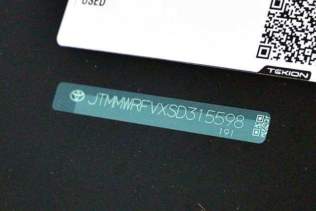 Used 2025 White Toyota LE image 32