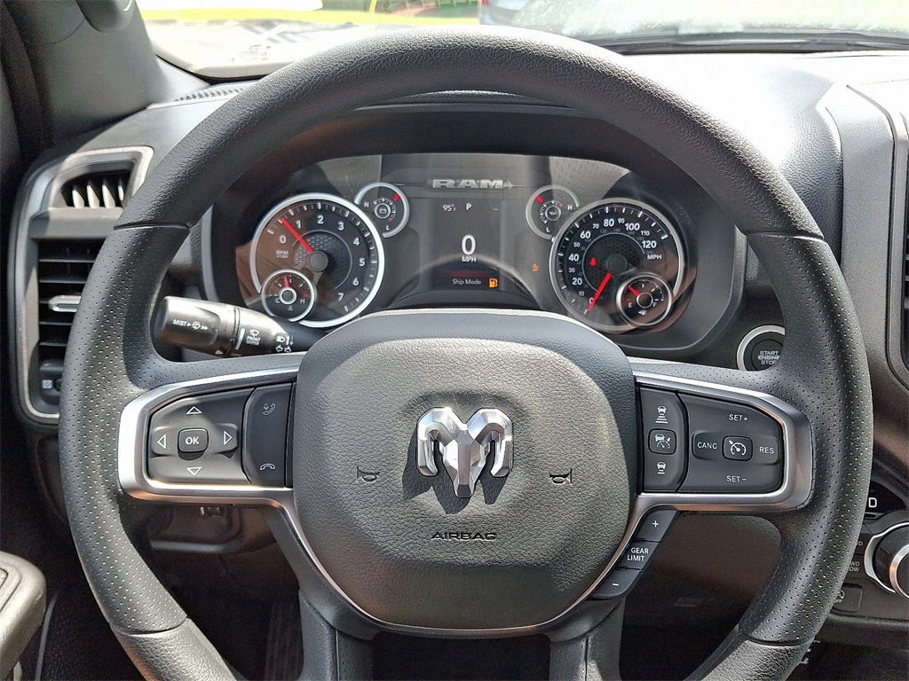 2025 Ram 1500 Tradesman photo 11