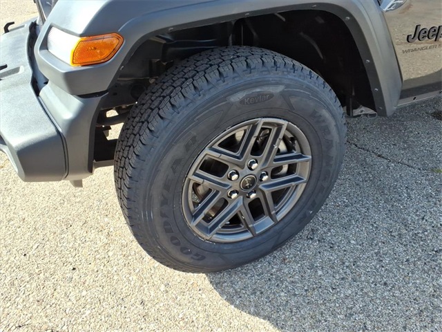 2024 Jeep Wrangler Sport S photo 4