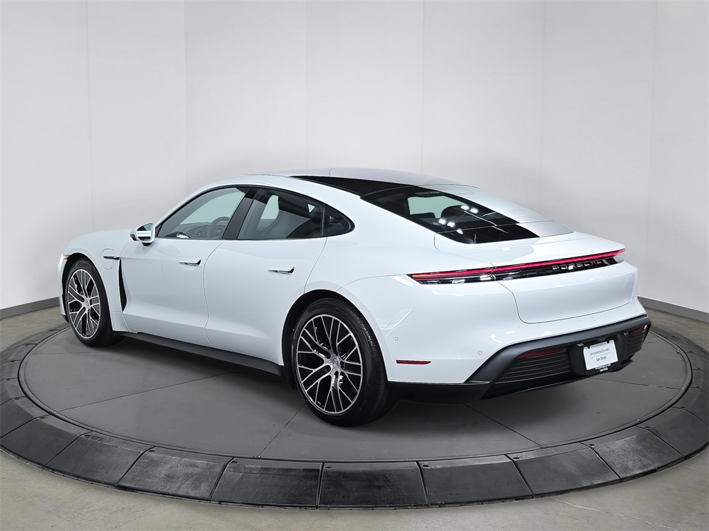 2026 Porsche Taycan 4 photo 3