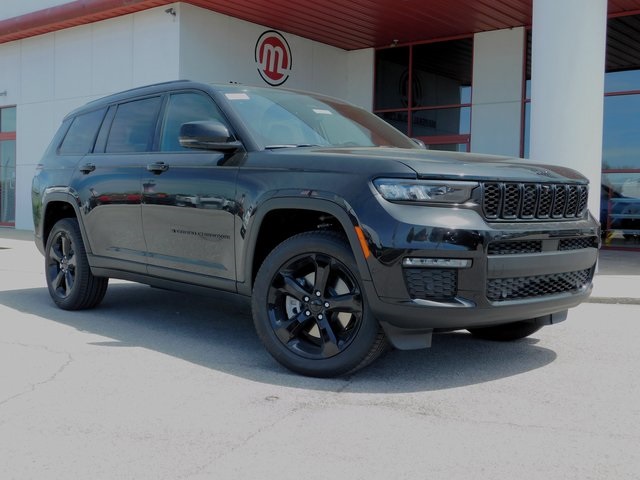 2025 Jeep Grand Cherokee Limited photo 2