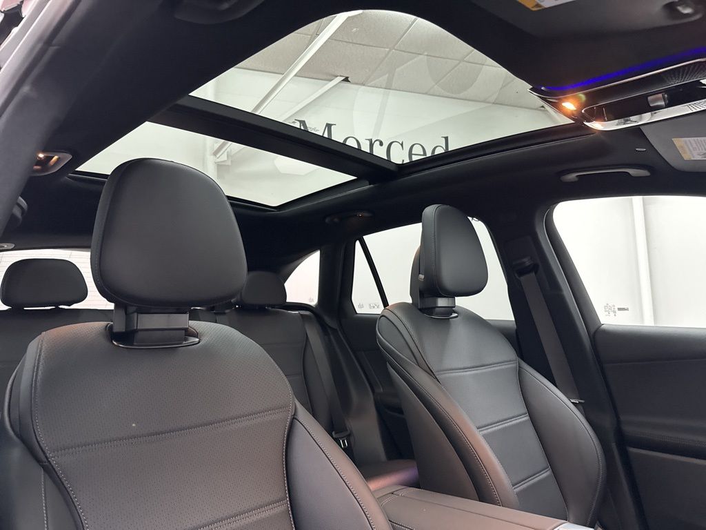 2026 Mercedes Benz GLC 300 photo 26