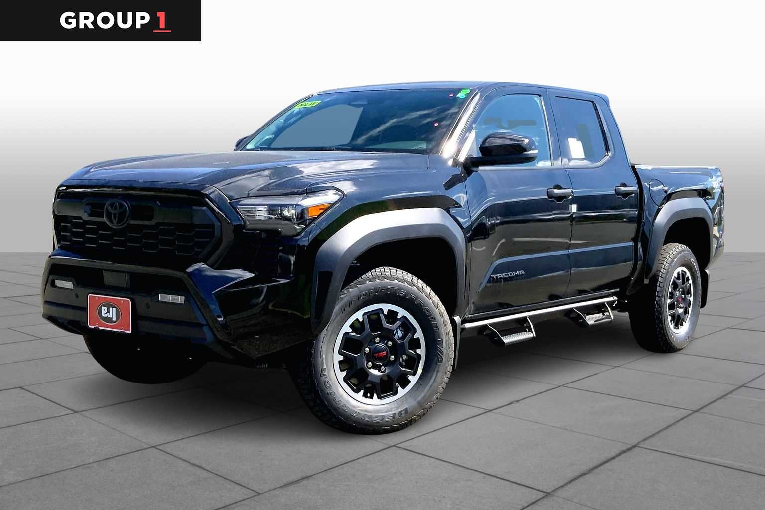 トヨタ・タコマ TRD PRO ブラック ウィズ ロールバー+スポットライト