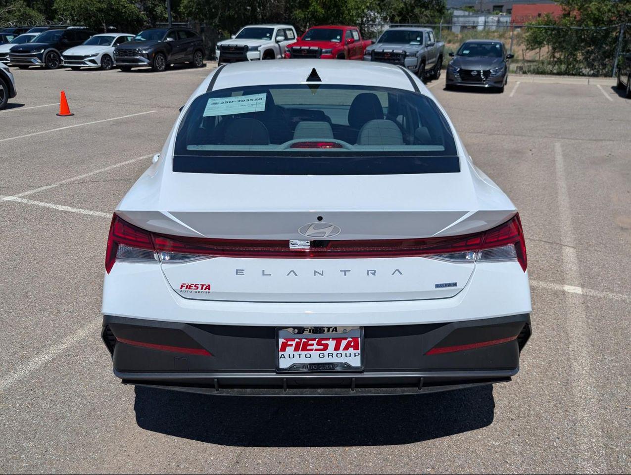 2025 Hyundai Elantra Hybrid Blue photo 4