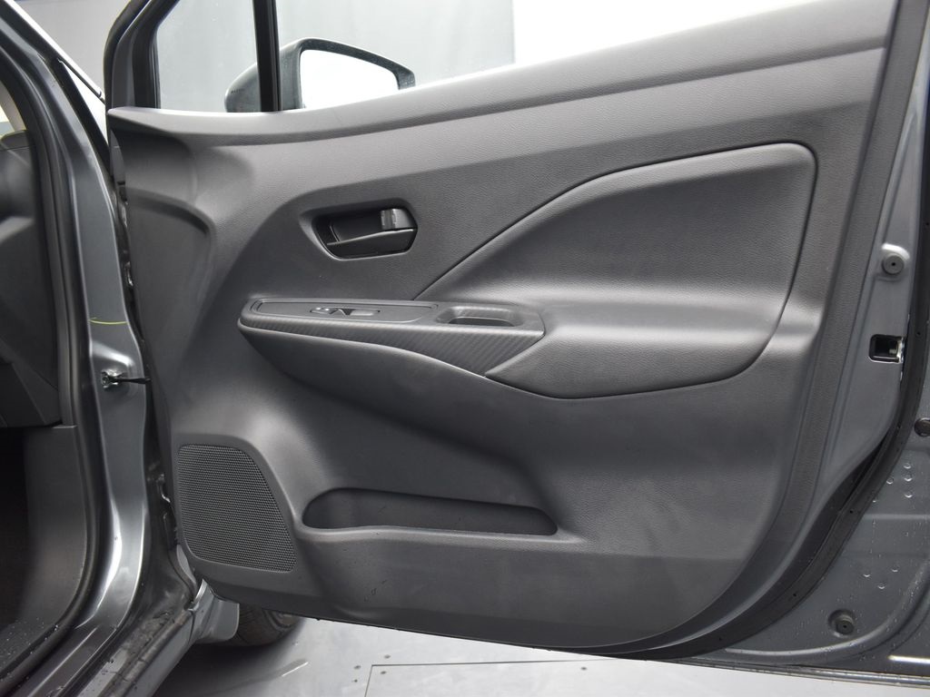 2025 Nissan Versa 1.6 S photo 19