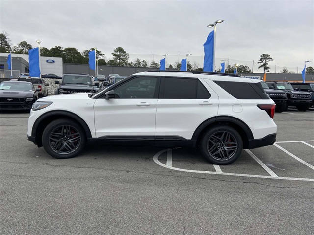2025 Ford Explorer ST-Line photo 4