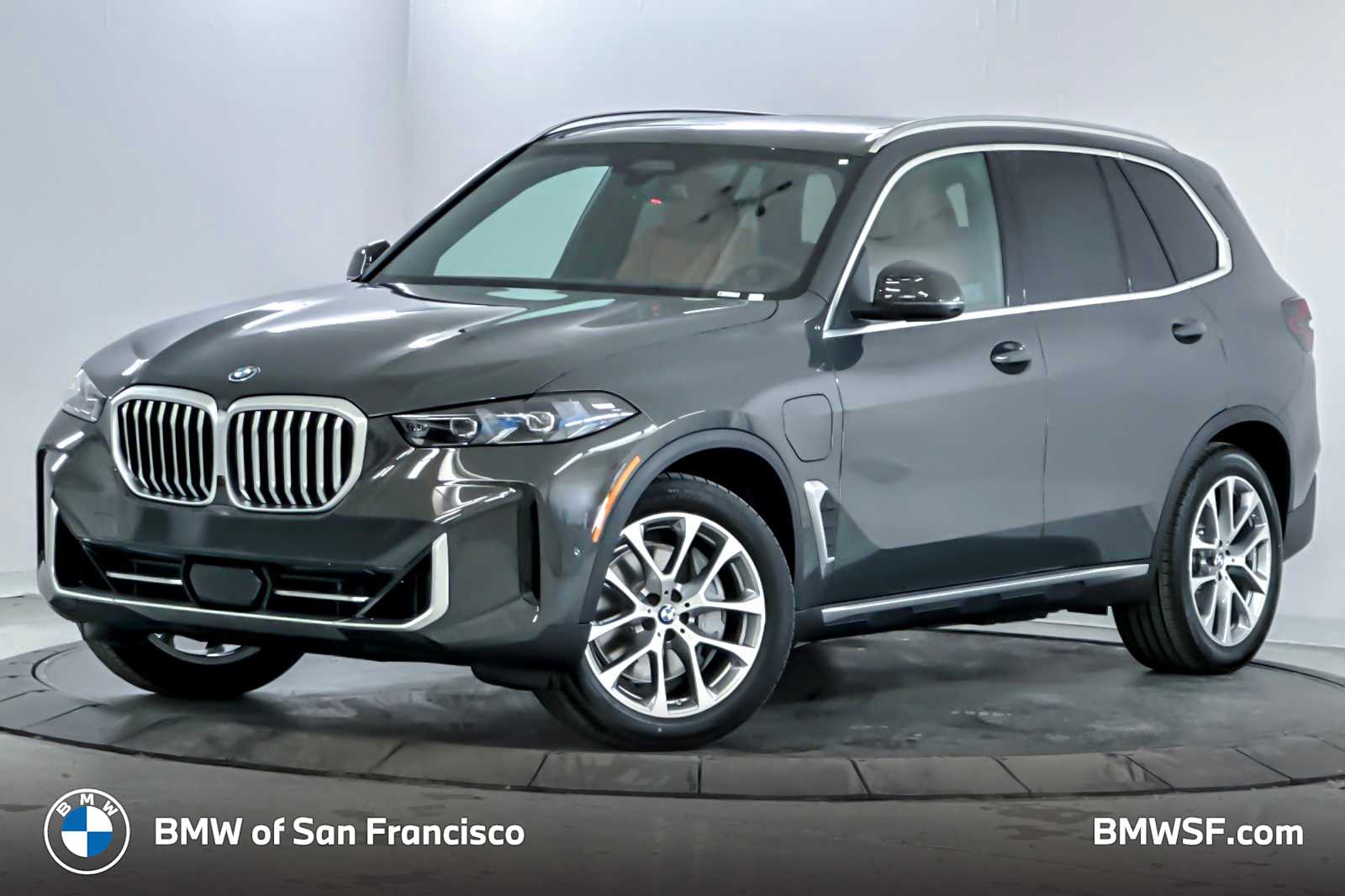 2026 BMW X5 50e's photo