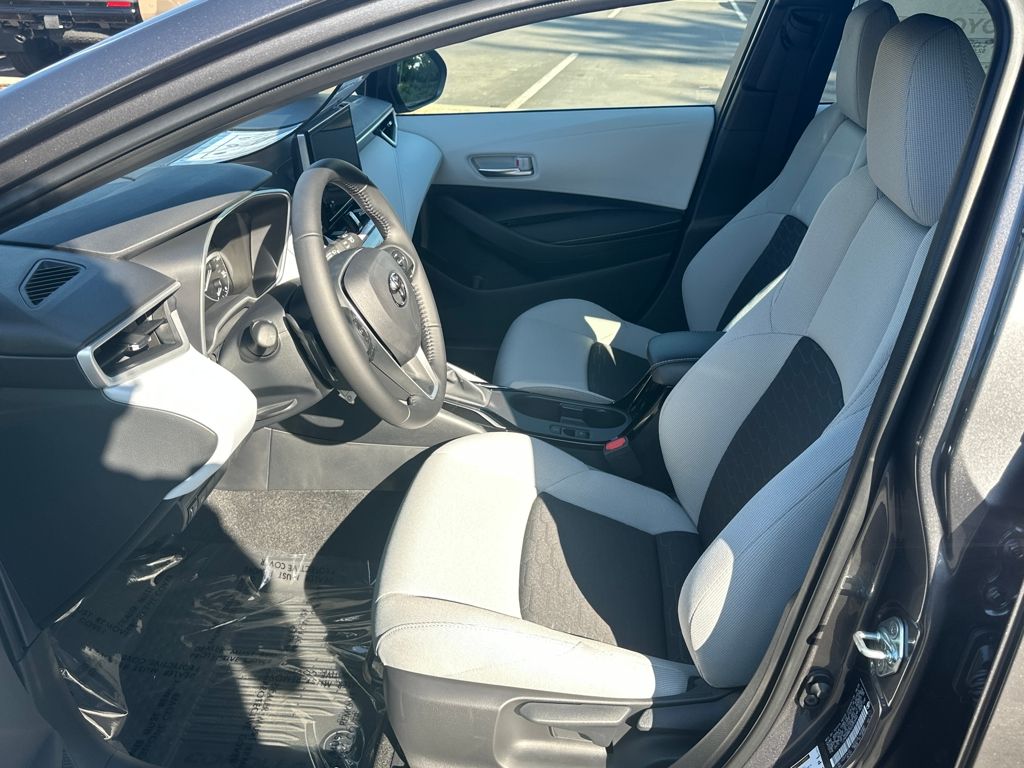 2025 Toyota Corolla SE photo 12