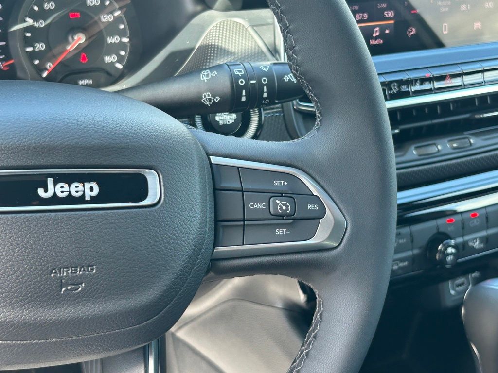 2026 Jeep Compass Latitude Altitude photo 38