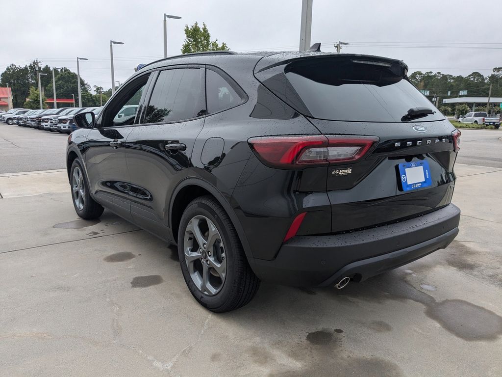 2025 Ford Escape Hybrid ST-Line photo 2