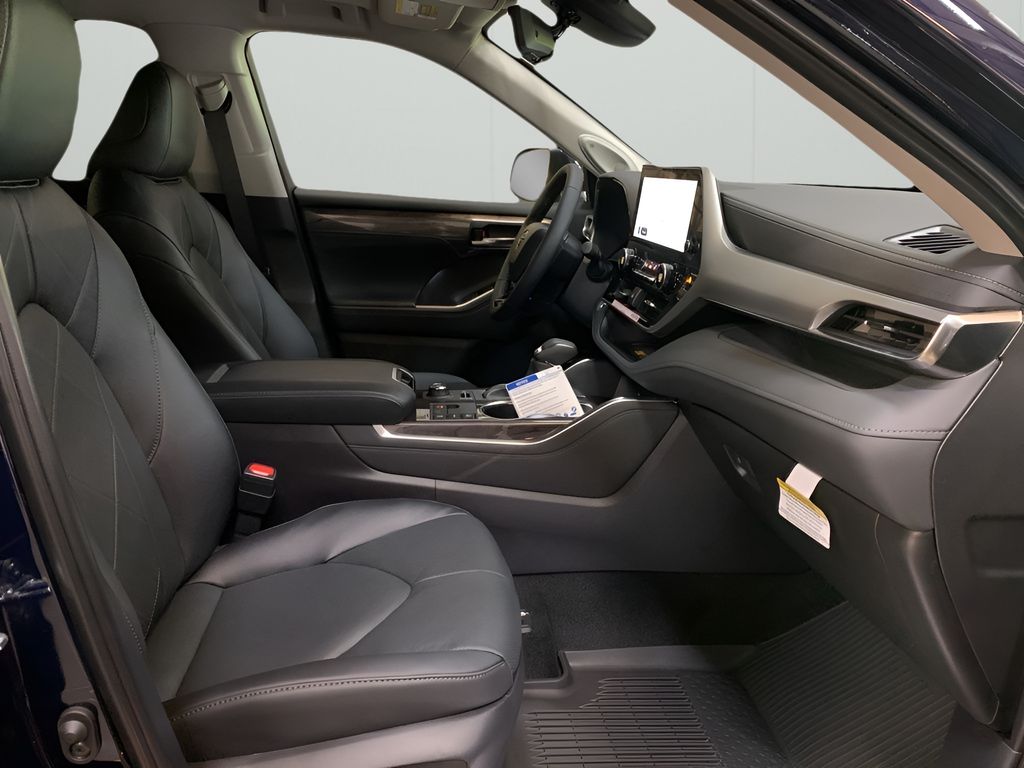 2025 Toyota Highlander XLE XSE Platinum Limited photo 17