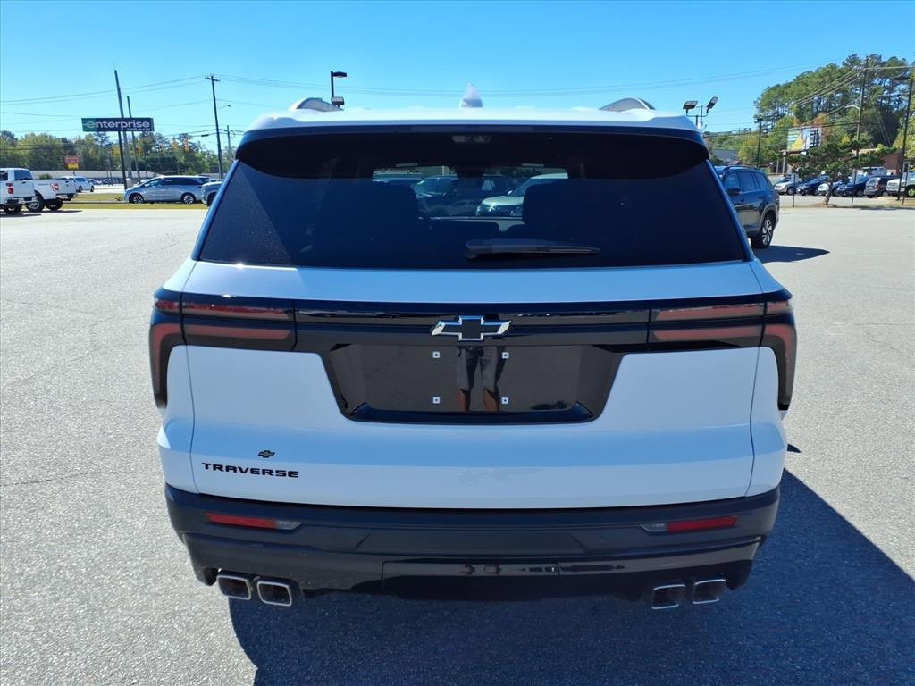 2026 Chevrolet Traverse photo 4