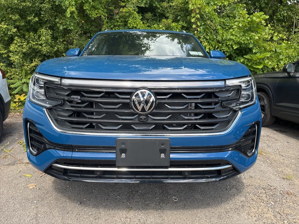 2025 Volkswagen Atlas Cross Sport SEL Premium R-Line photo 2