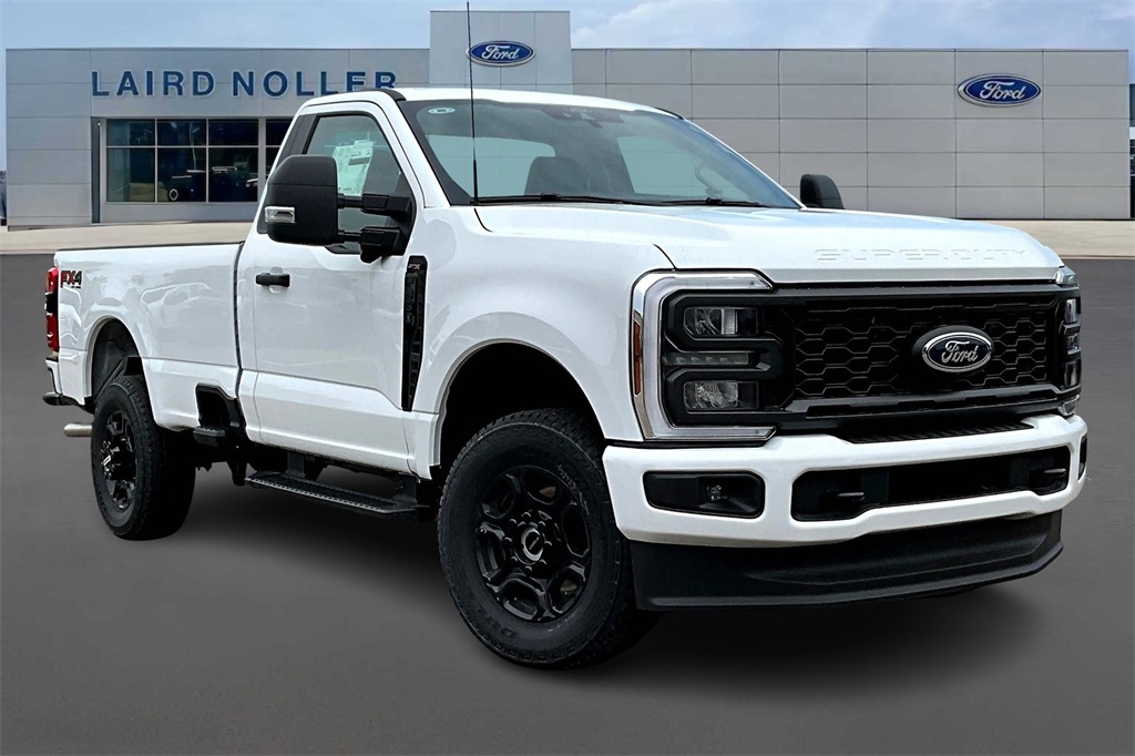 2025 Ford F-350 XL photo 2