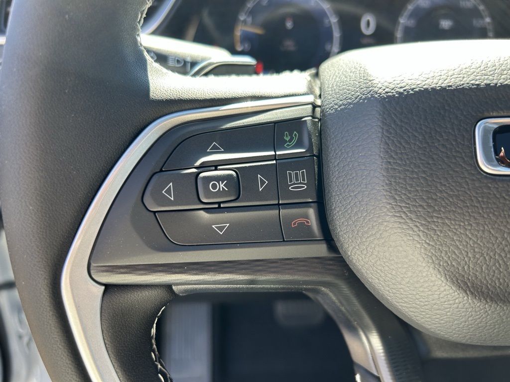 2025 Jeep Grand Cherokee Laredo X photo 13
