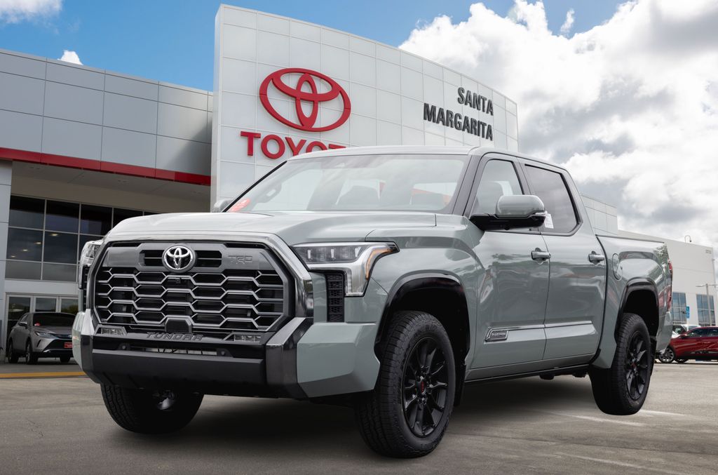 2026 Toyota Tundra Platinum's photo