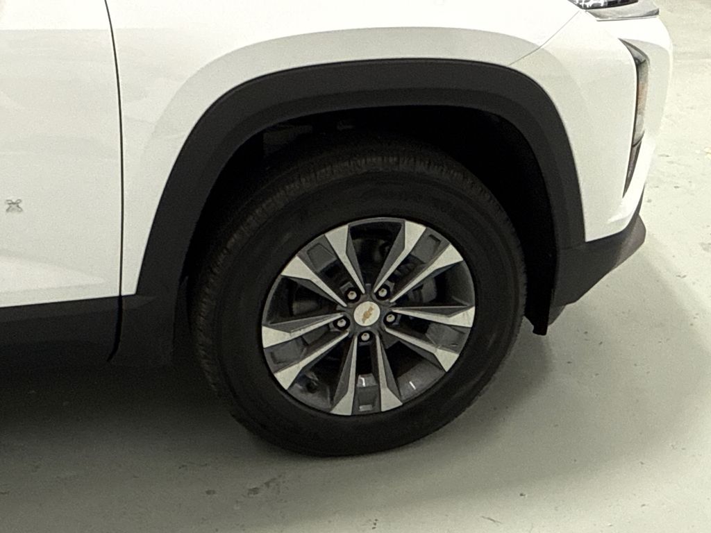 2026 Chevrolet Equinox LT photo 7