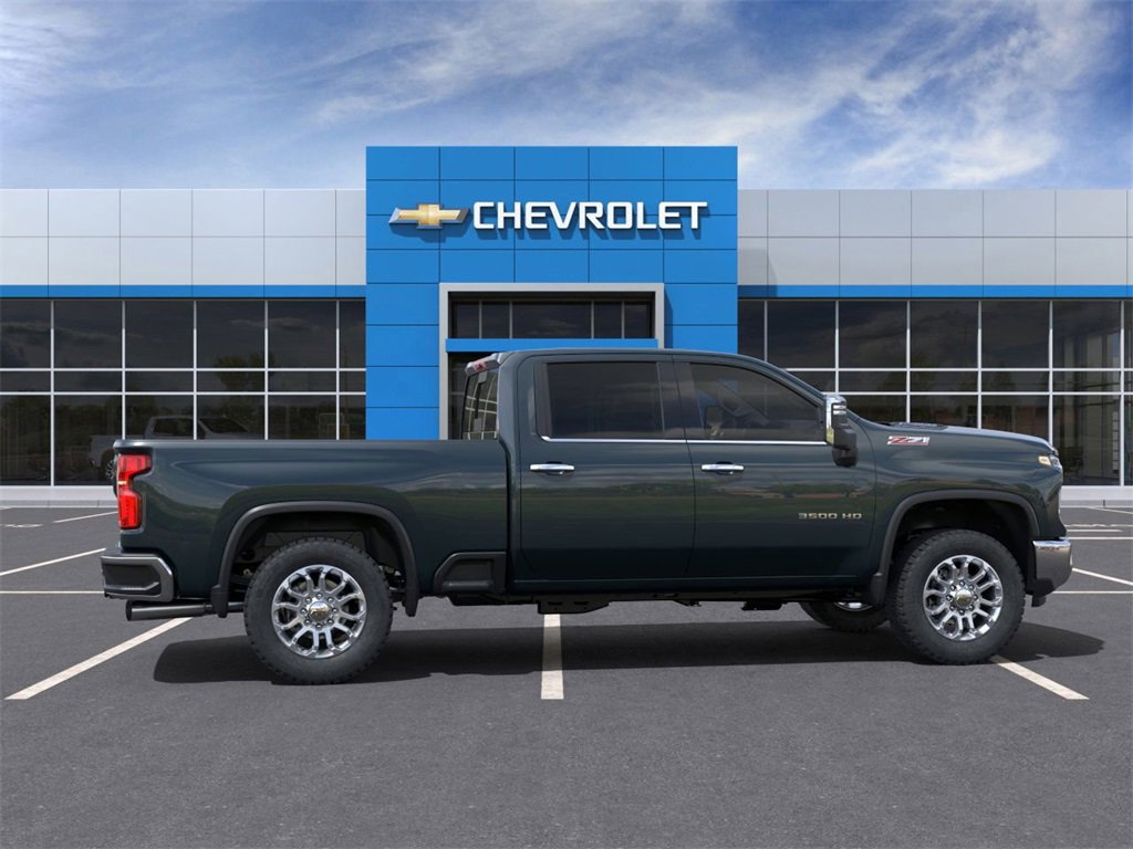 2025 Chevrolet Silverado 3500HD LTZ photo 5