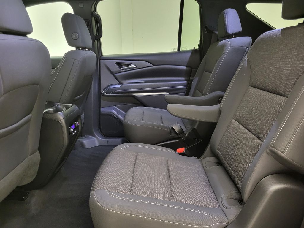 2025 Chevrolet Traverse photo 37