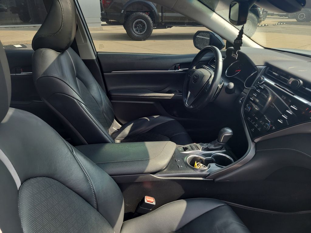 2019 Toyota Camry XSE photo 24