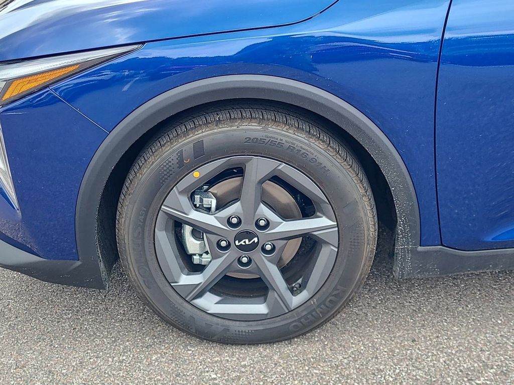 2025 Kia K4 LXS photo 11